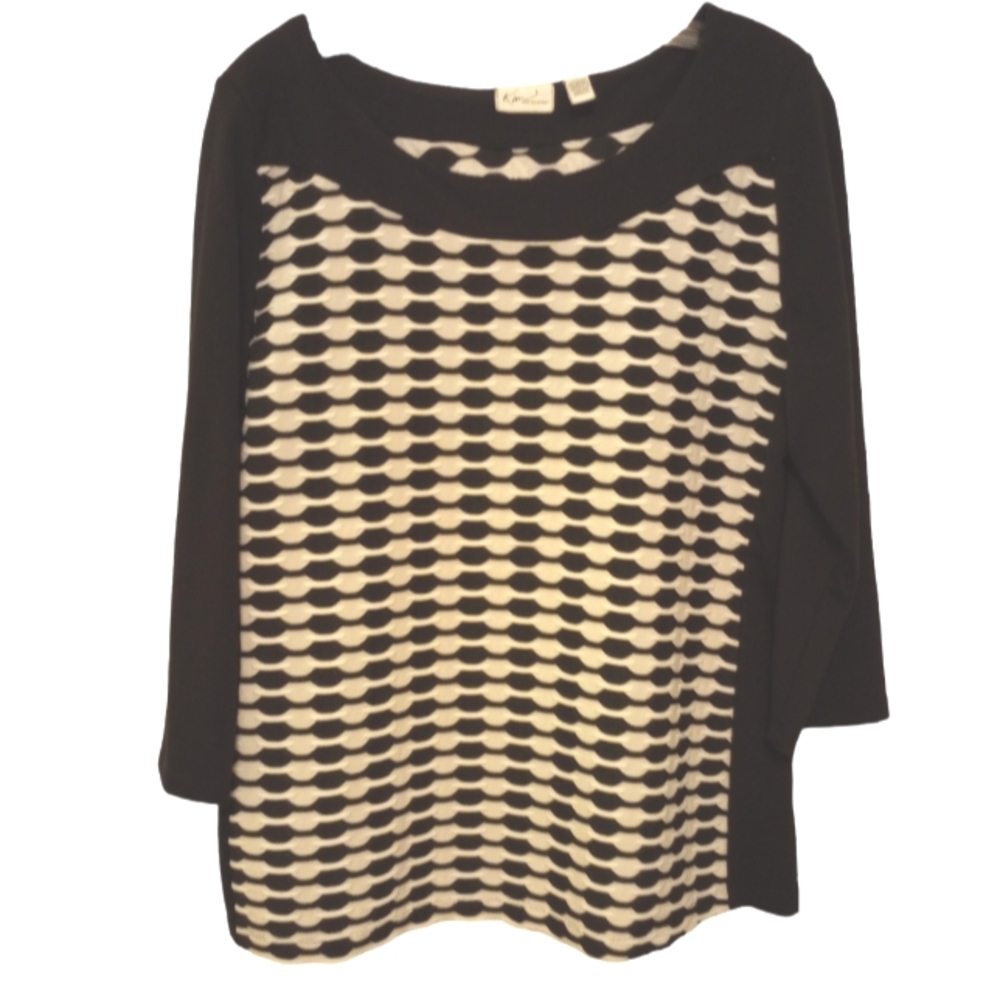 Kim Rodgers black and white patterned top. Large